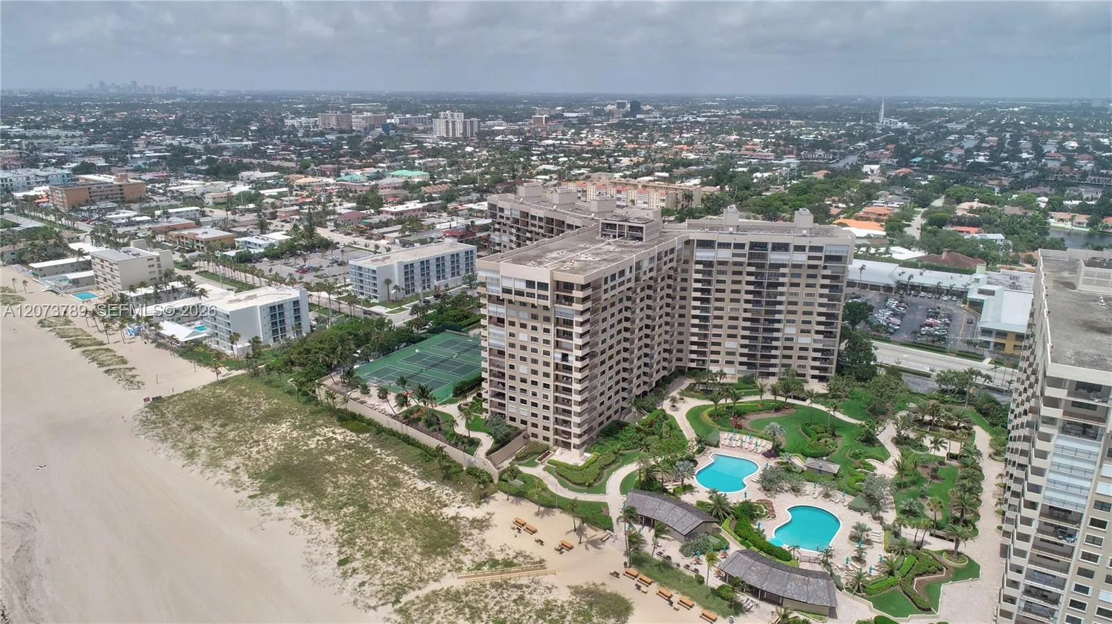 Foto de propiedad en 4900 N Ocean Boulevard 912, Lauderdale-By-The-Sea, FL 33308 Lauderdale-By-The-Sea con MLS# 