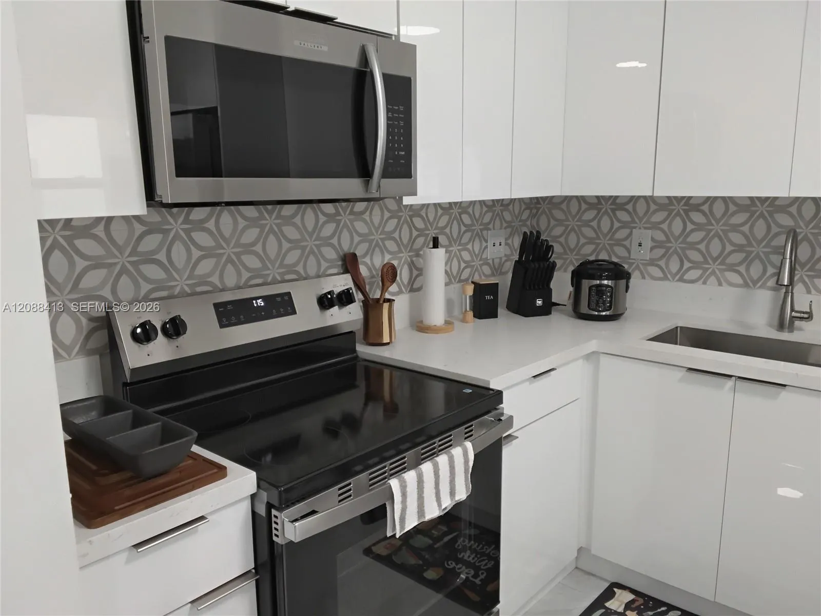 Foto de propiedad en 4901 NW 177th Street 1, Miami Gardens, FL 33055 Miami Gardens con MLS# 