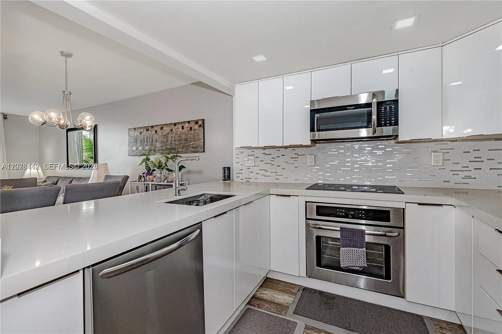 Foto de propiedad en 492 NW 165th St Road C112, Miami, FL 33169 Miami con MLS# 