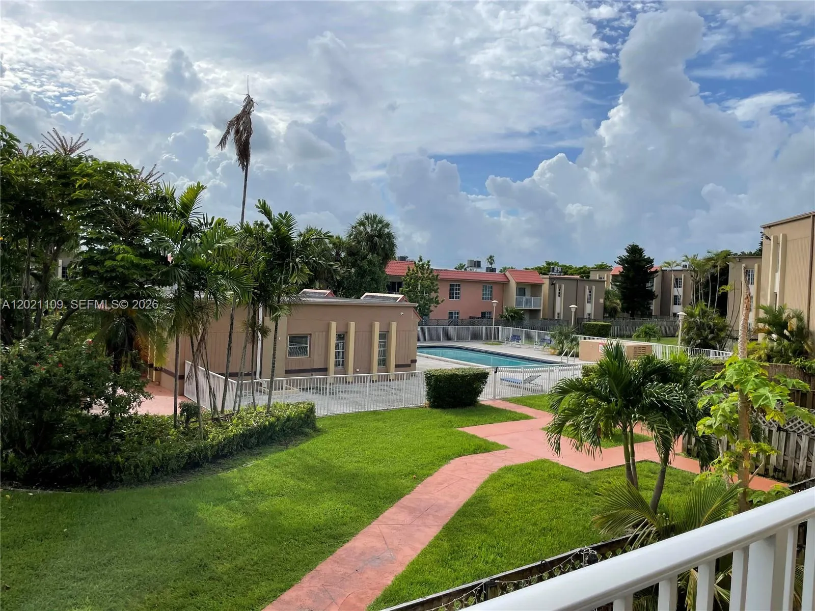 Foto de propiedad en 4920 NW 79th Avenue 212, Doral, FL 33166 Doral con MLS# 