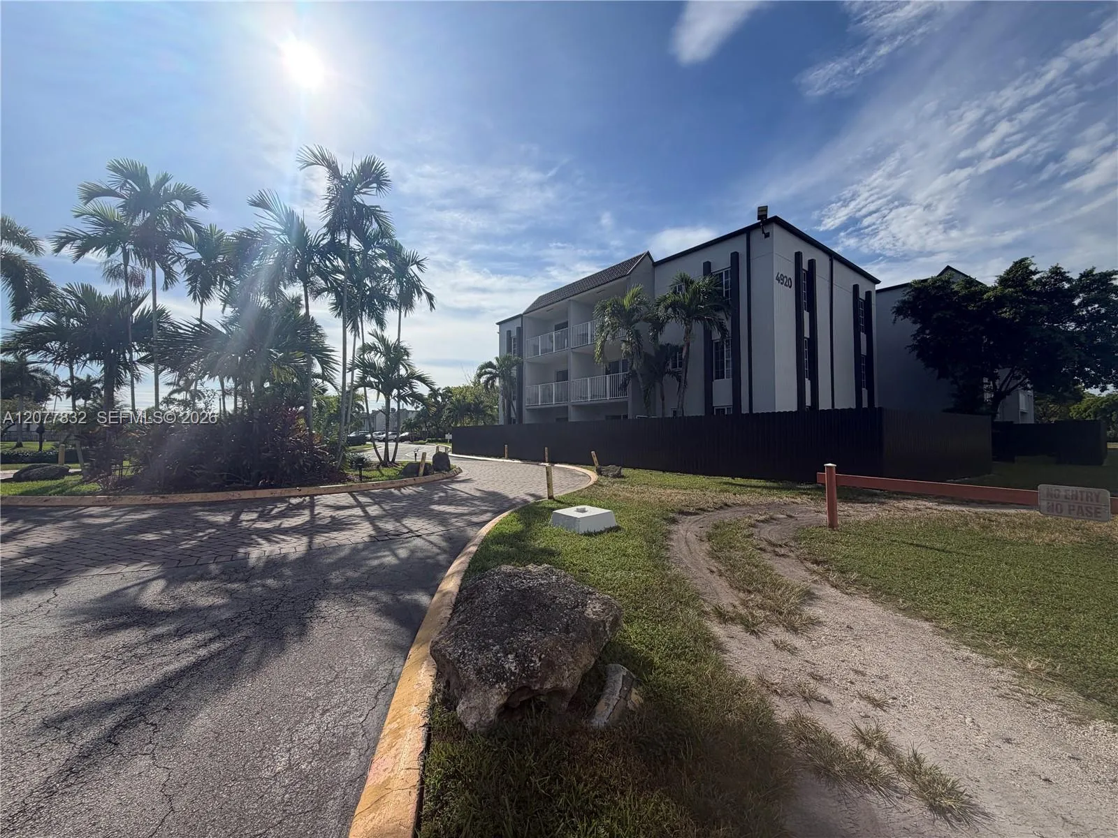 Foto de propiedad en 4920 NW 79th Avenue 313, Doral, FL 33166 Doral con MLS# 