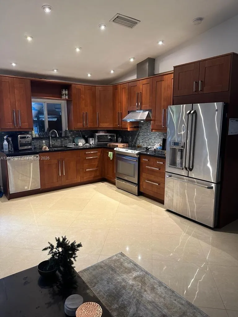 En Renta 4920 SW 27th Avenue 1, Dania Beach, FL 33312, Dania Beach, FL 33312