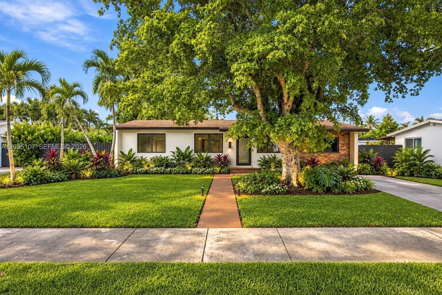 En Venta 4920 SW 94th Court, Miami, FL 33165, Miami, FL 33165