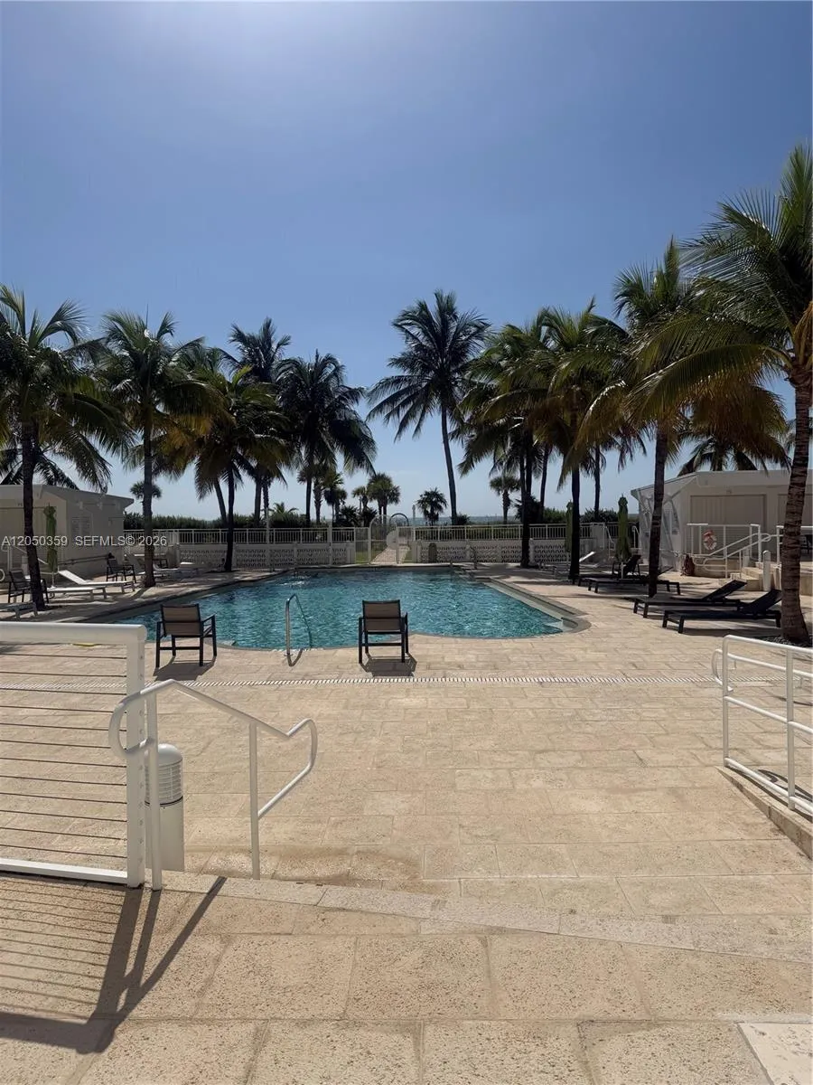 Foto de propiedad en 4925 Collins Avenue 2D, Miami Beach, FL 33140 Miami Beach con MLS# 