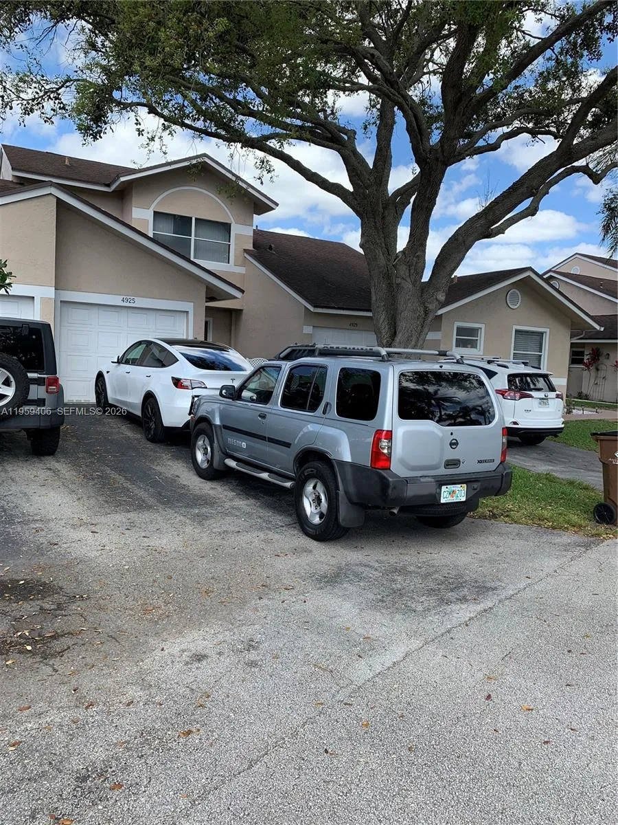 Foto de propiedad en 4925 W Lakes Drive, Deerfield Beach, FL 33442 Deerfield Beach con MLS# 