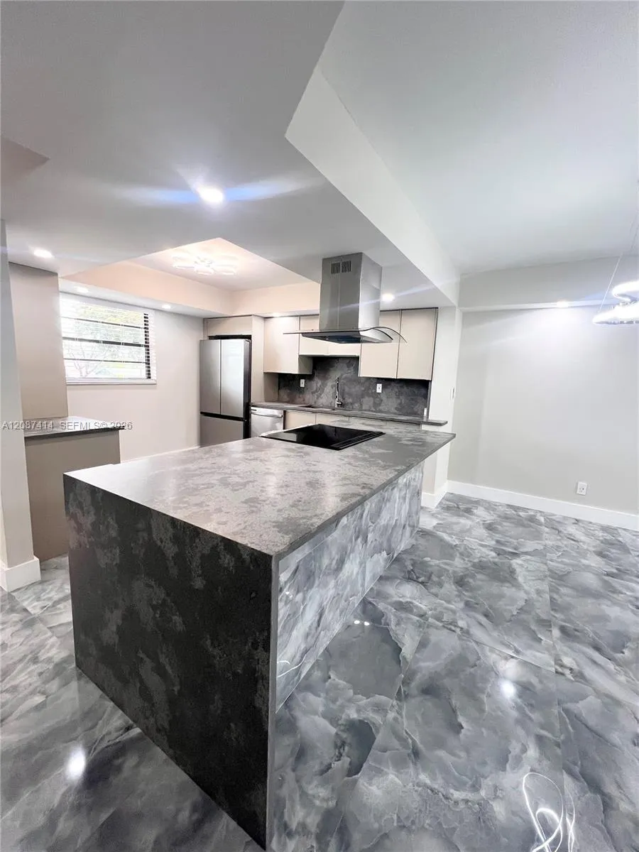 En Venta 4930 E Sabal Palm Boulevard 206, Tamarac, FL 33319, Tamarac, FL 33319