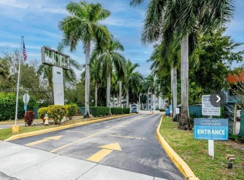 En Venta 494 NW 165th St Road C-602, Miami, FL 33169, Miami, FL 33169