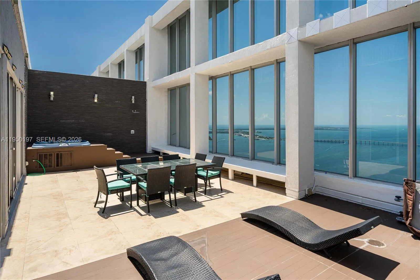 Foto de propiedad en 495 Brickell 5705, Miami, FL 33131 Miami con MLS#
