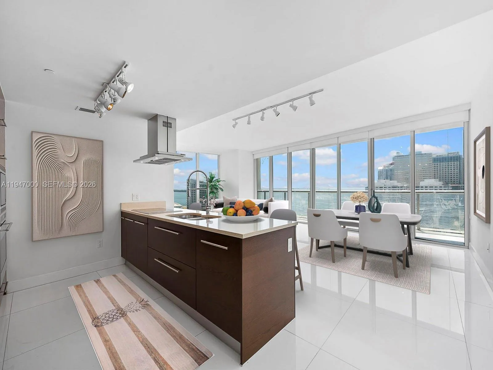 Foto de propiedad en 495 Brickell Avenue 1801, Miami, FL 33131 Miami con MLS#