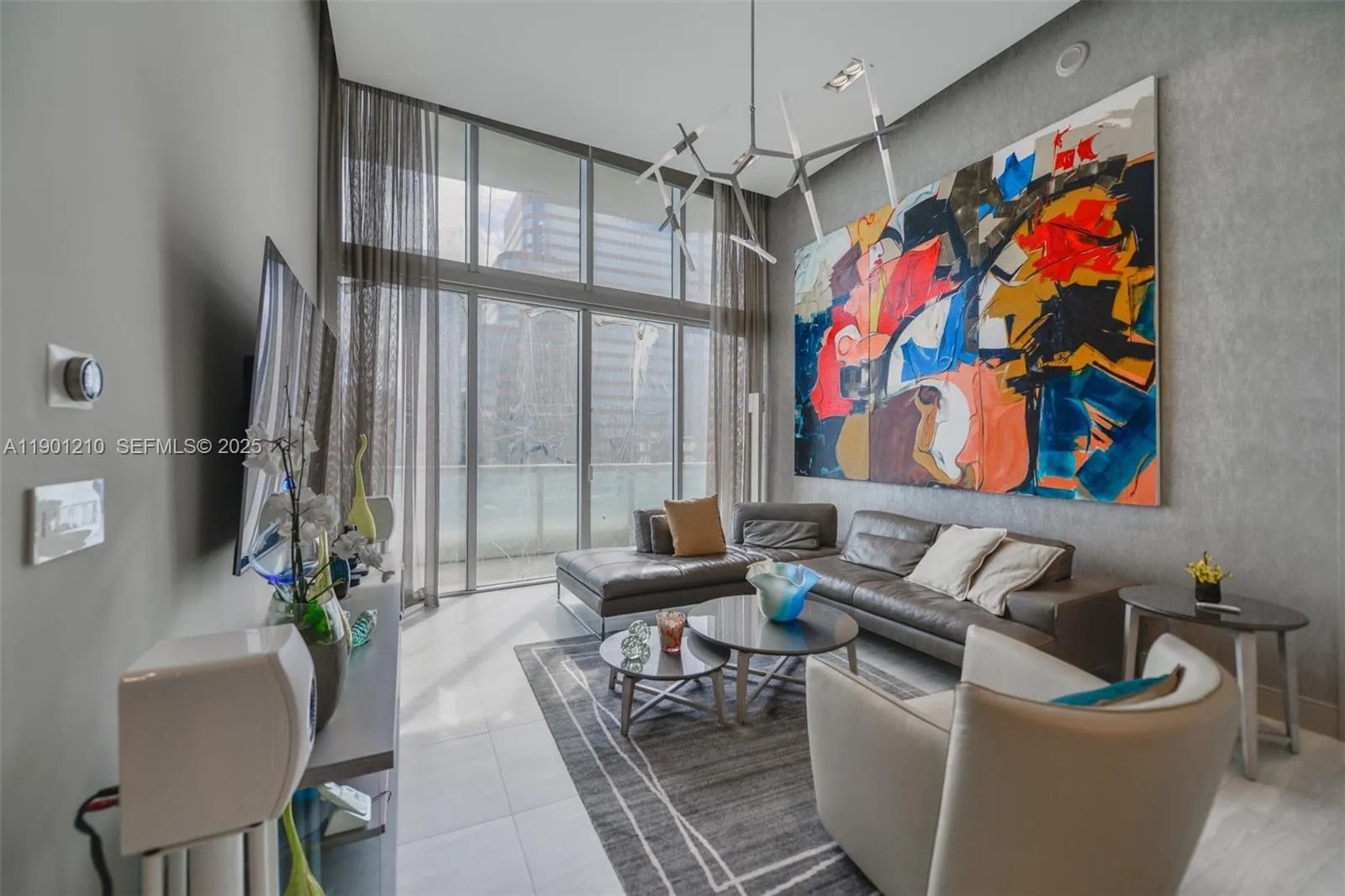 Foto de propiedad en 495 Brickell Avenue 2211, Miami, FL 33131 Miami con MLS# 