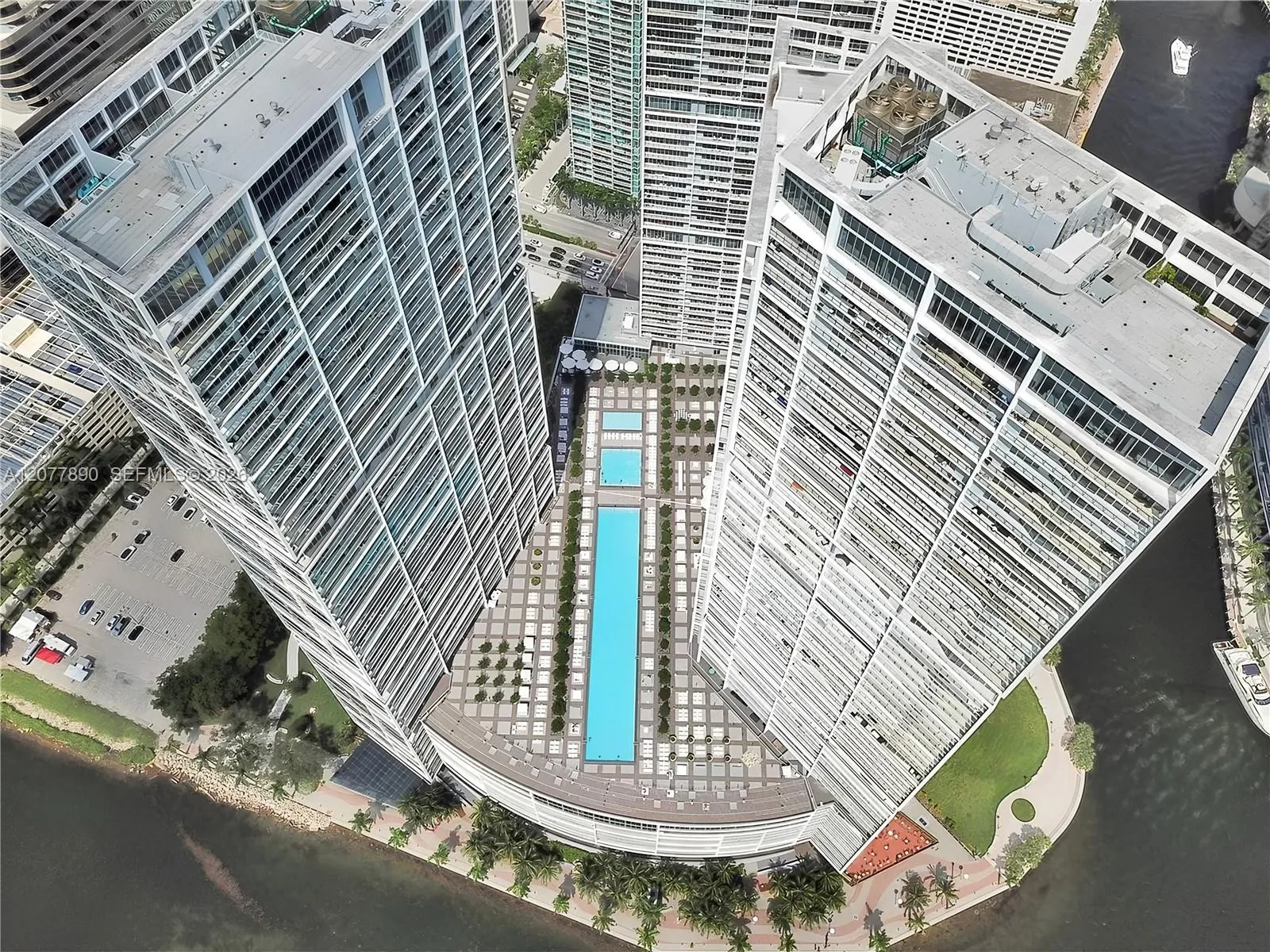 Foto de propiedad en 495 Brickell Avenue 2707, Miami, FL 33131 Miami con MLS# 