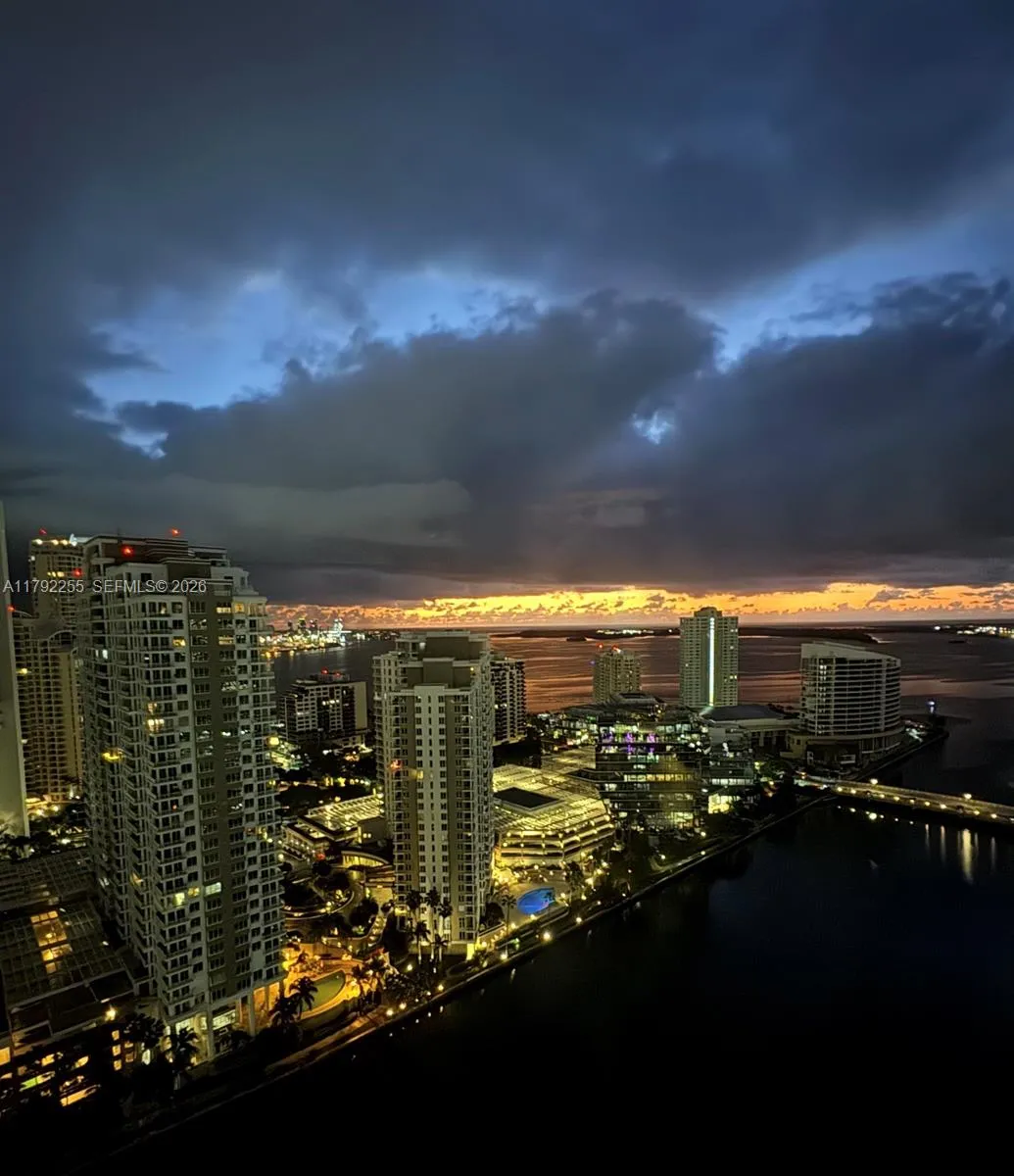 Foto de propiedad en 495 Brickell Avenue 2801, Miami, FL 33131 Miami con MLS#