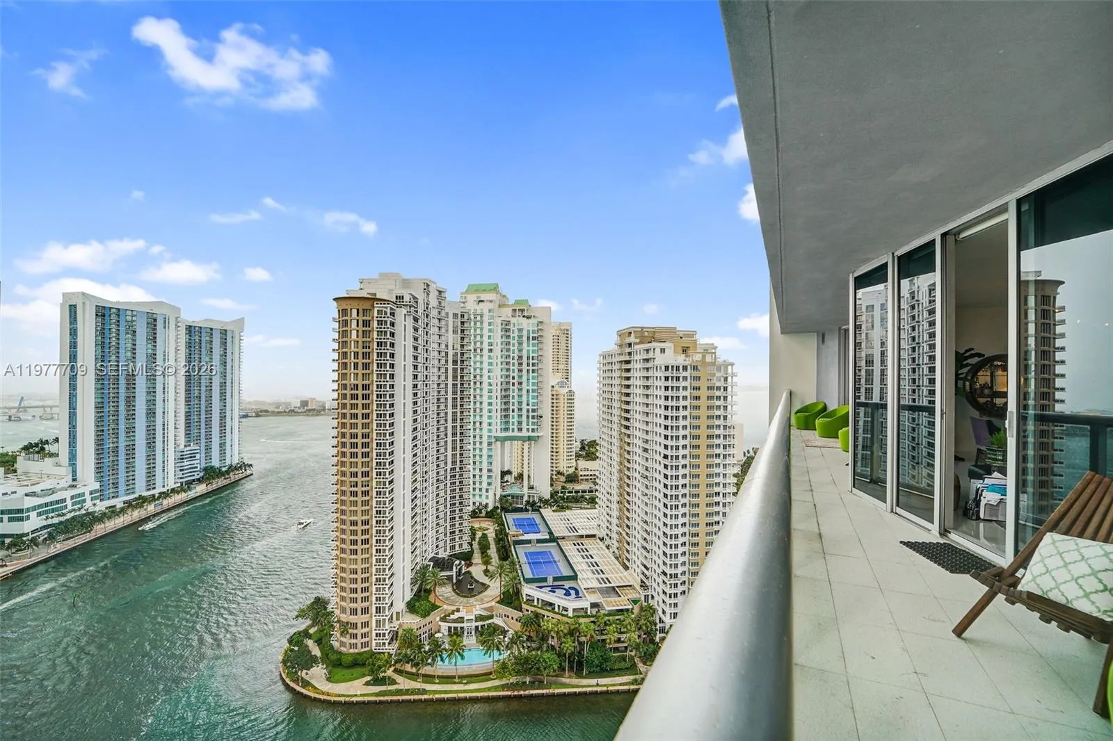 Foto de propiedad en 495 Brickell Avenue 2804, Miami, FL 33131 Miami con MLS# 