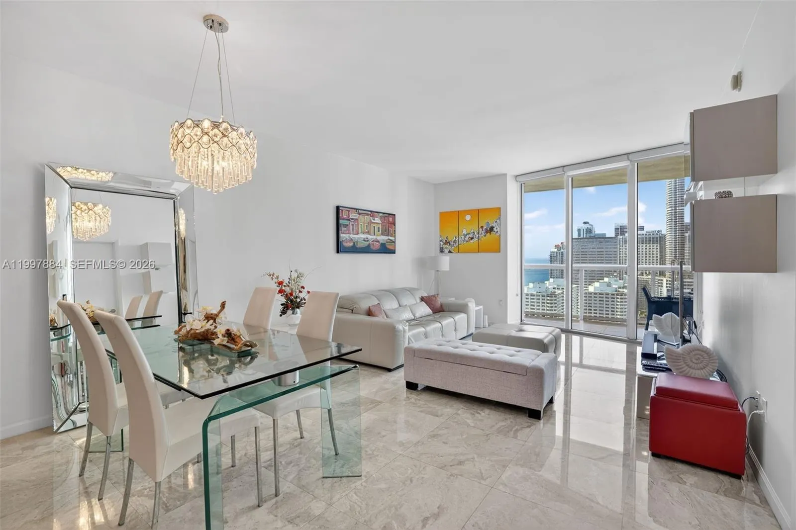 Foto de propiedad en 495 Brickell Avenue 2807, Miami, FL 33131 Miami con MLS# 