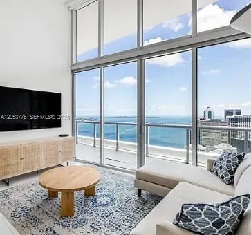 Foto de propiedad en 495 Brickell Avenue 4105, Miami, FL 33131 Miami con MLS#