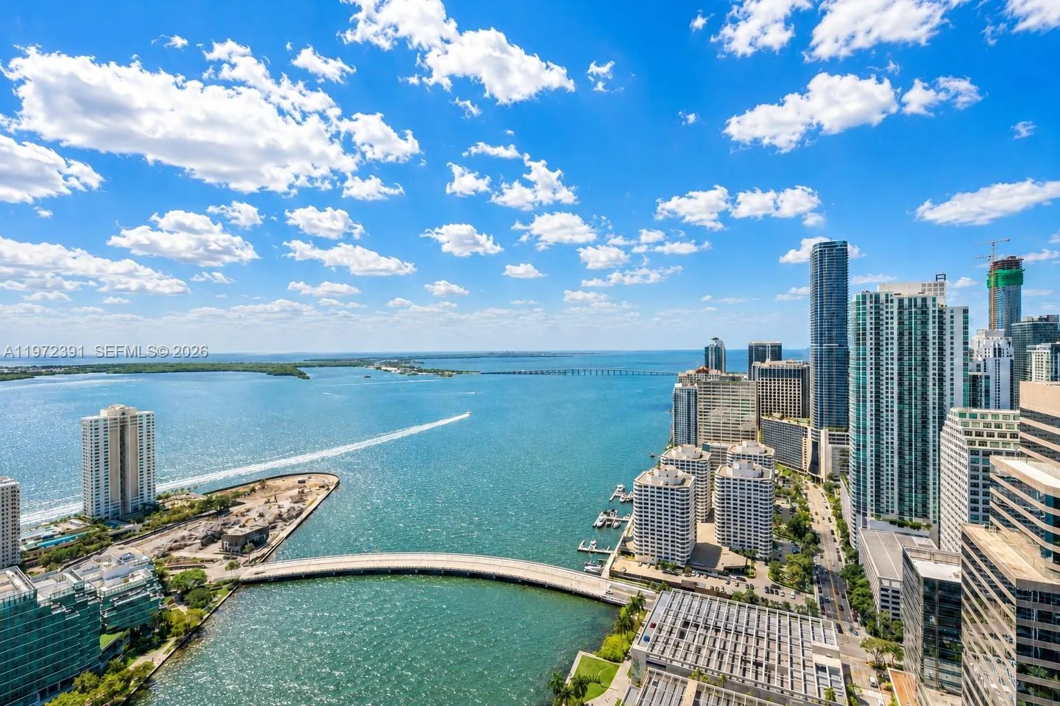 Foto de propiedad en 495 Brickell Avenue 4705, Miami, FL 33131 Miami con MLS# 