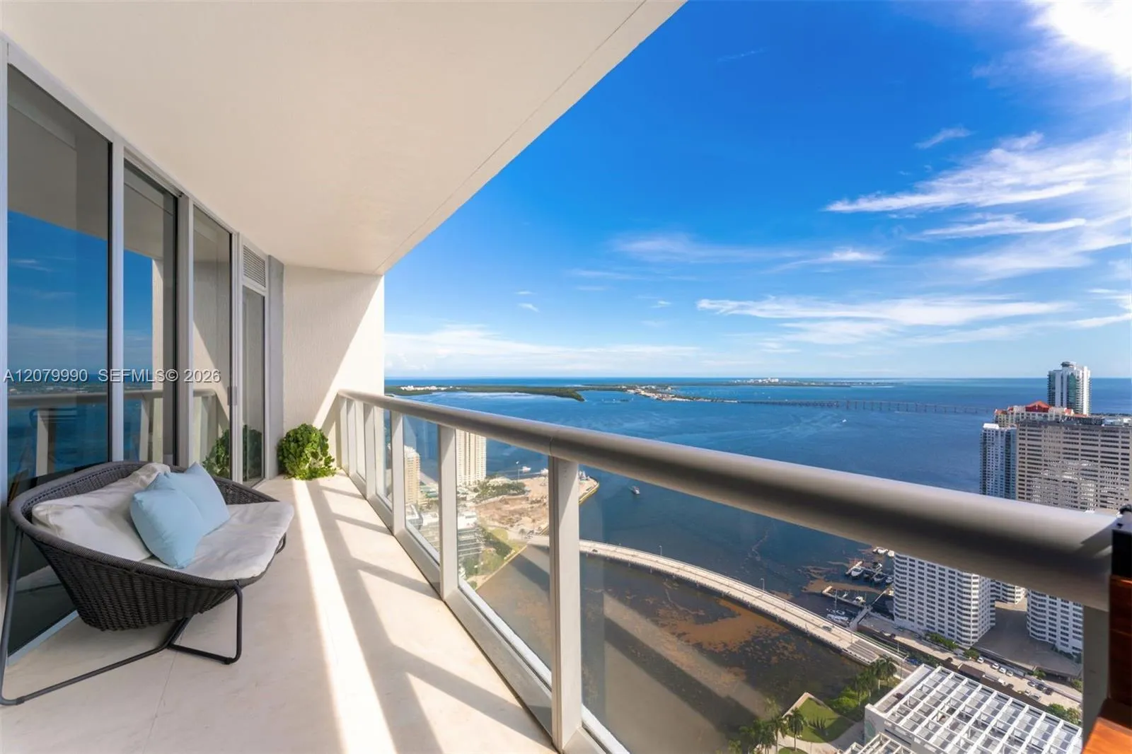 Foto de propiedad en 495 Brickell Avenue 4709, Miami, FL 33131 Miami con MLS#