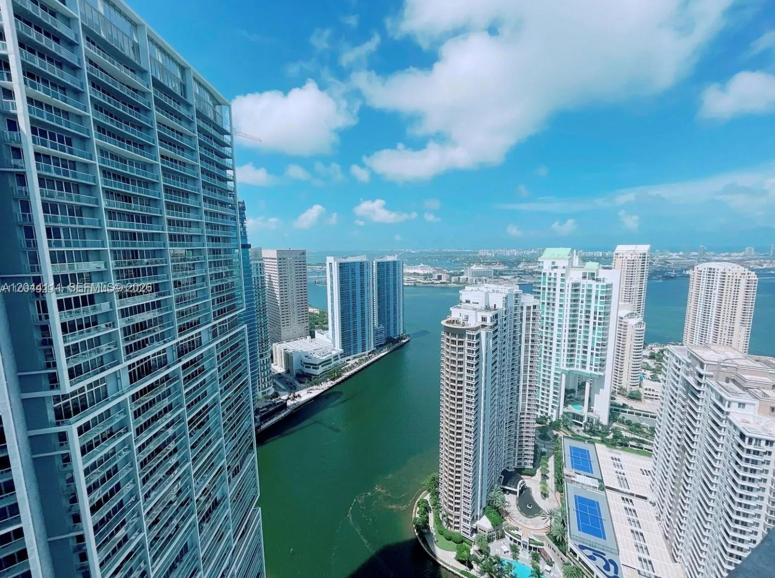 Foto de propiedad en 495 Brickell Avenue 4804, Miami, FL 33131 Miami con MLS#