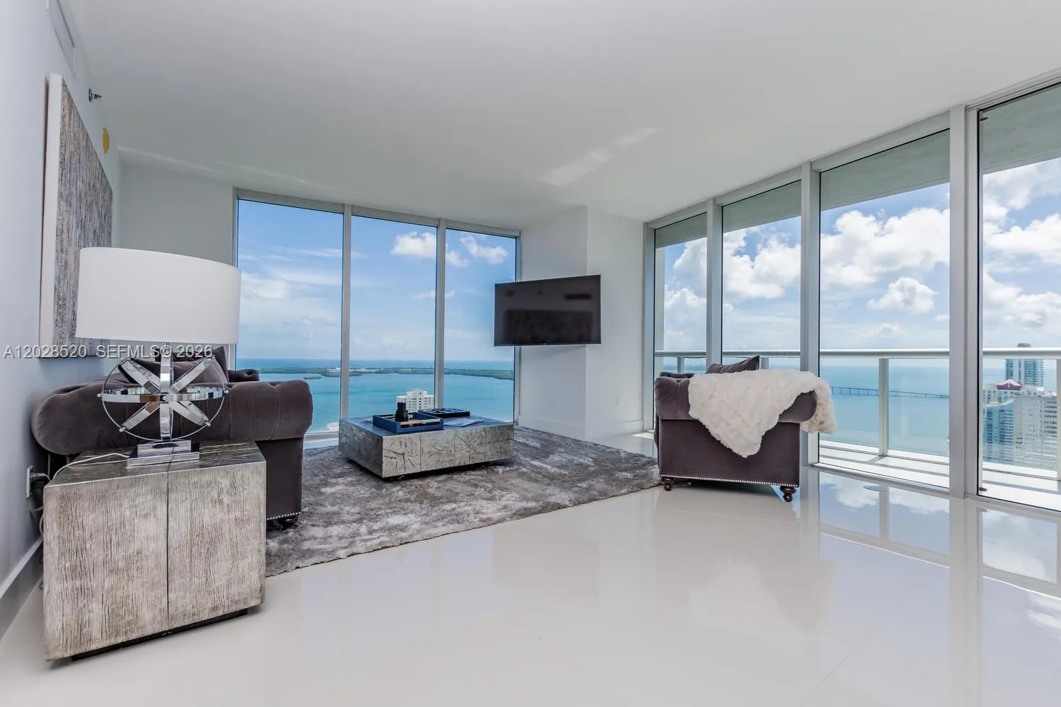 Foto de propiedad en 495 Brickell Avenue 4901, Miami, FL 33131 Miami con MLS#