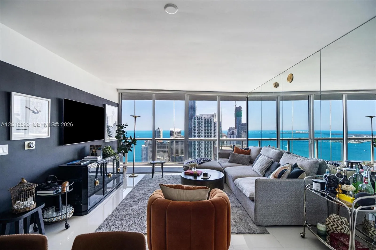 Foto de propiedad en 495 Brickell Avenue 4911, Miami, FL 33131 Miami con MLS# 