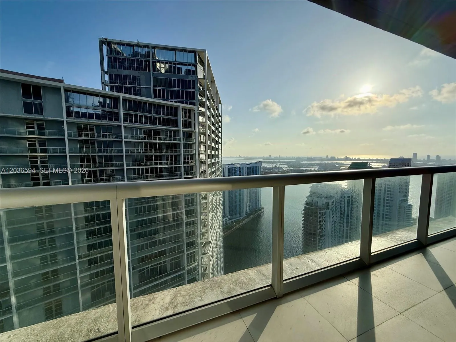Foto de propiedad en 495 Brickell Avenue 5106, Miami, FL 33131 Miami con MLS#