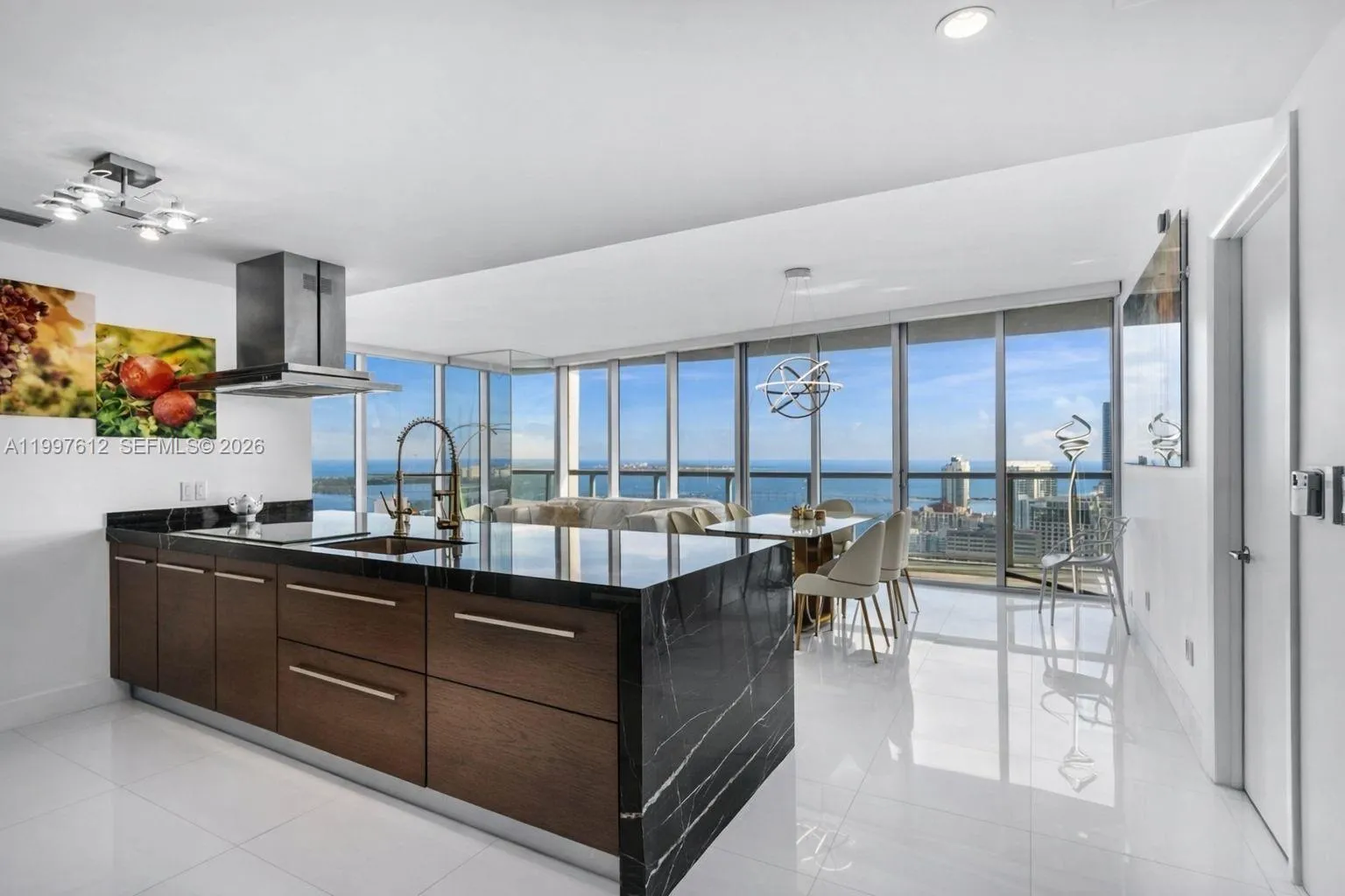 Alquilada 495 Brickell Avenue 5301, Miami, FL 33131, Miami, FL 33131