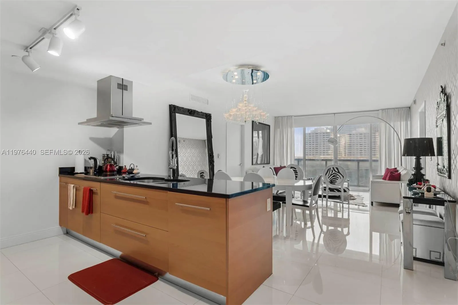 Foto de propiedad en 495 Brickell Avenue 805, Miami, FL 33131 Miami con MLS# 