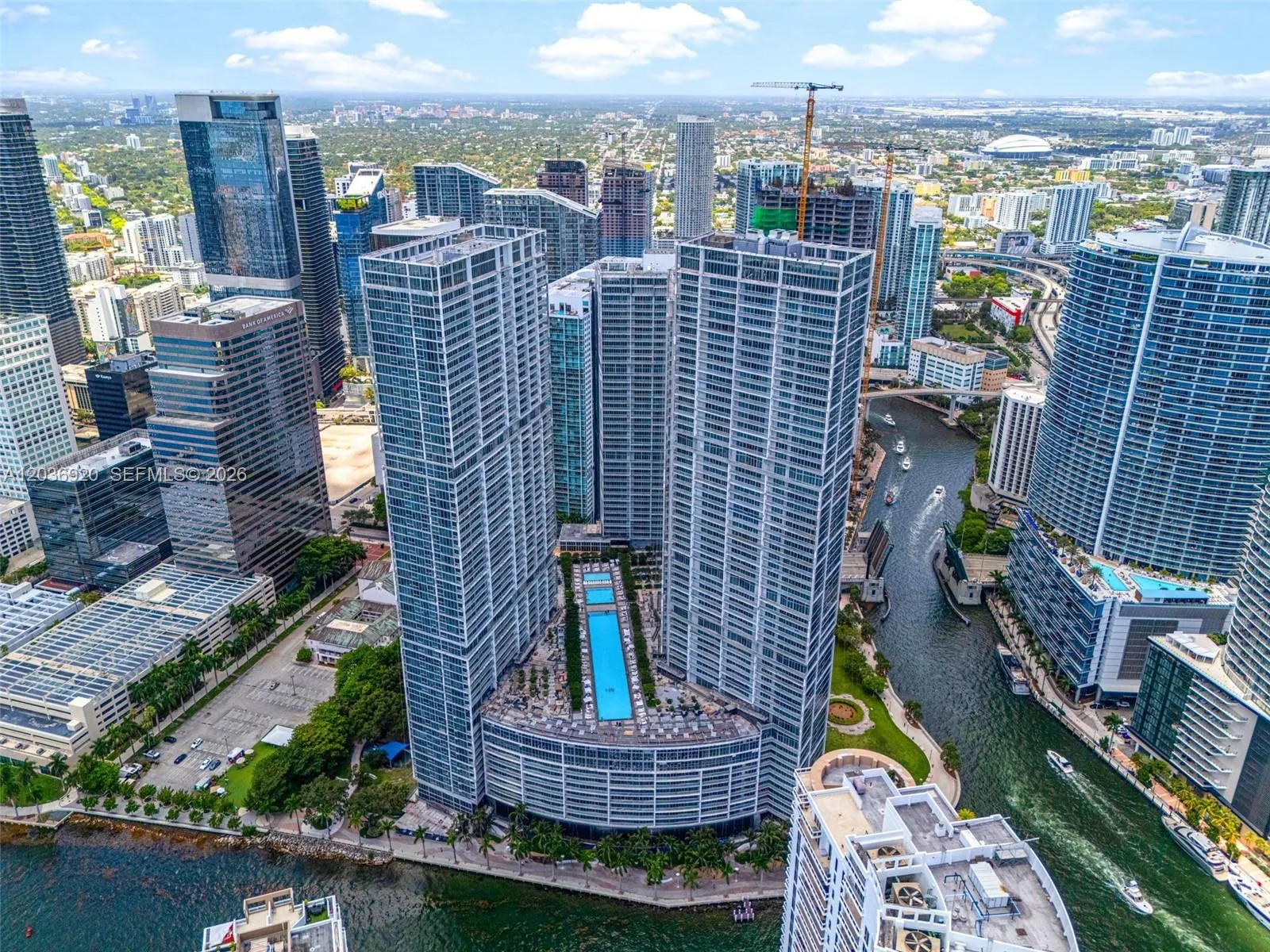Foto de propiedad en 495 Brickell Avenue 905, Miami, FL 33131 Miami con MLS# 