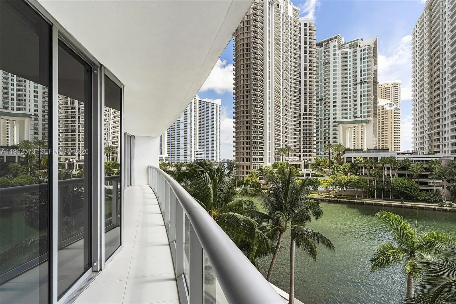 Alquilada 495 Brickell Avenue BAY407, Miami, FL 33131, Miami, FL 33131