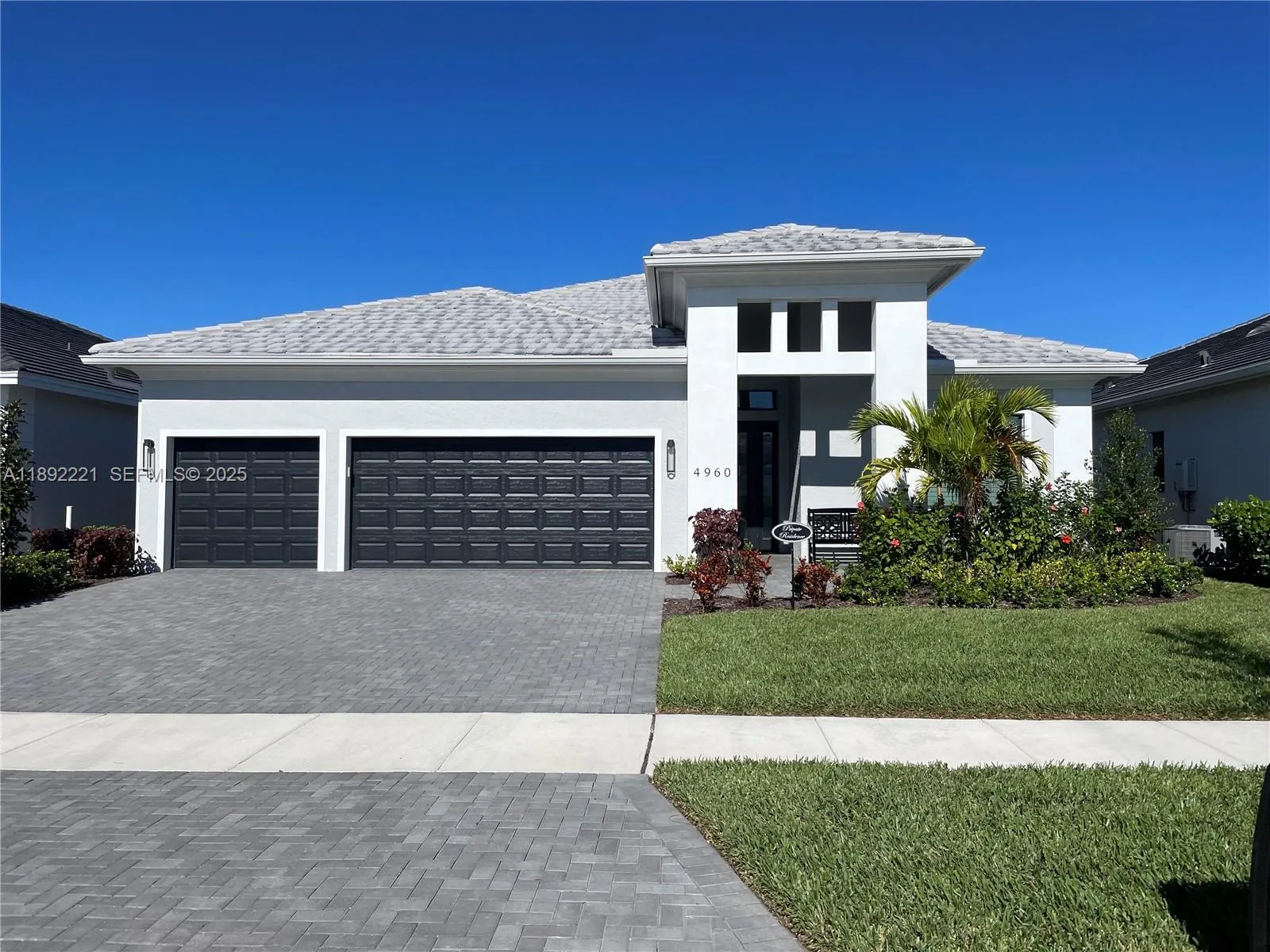 Foto de propiedad en 4960 Surfside Circle, Bradenton, FL 34211 Bradenton con MLS# 