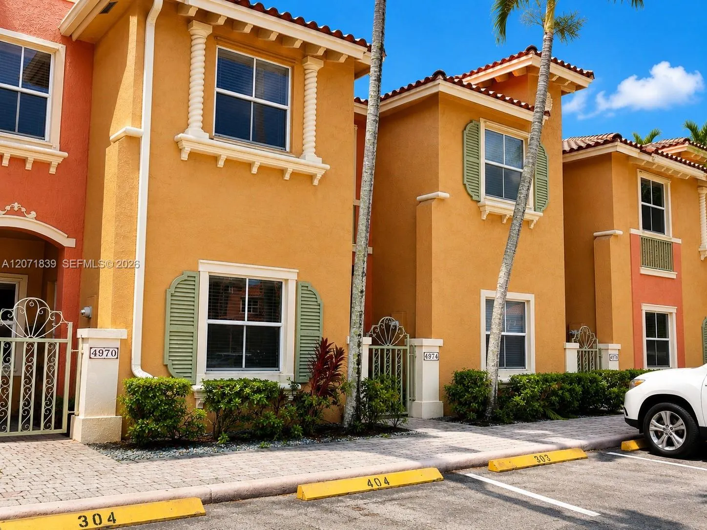 Foto de propiedad en 4974 E White Mangrove Way E 4974, Dania Beach, FL 33312 Dania Beach con MLS# 
