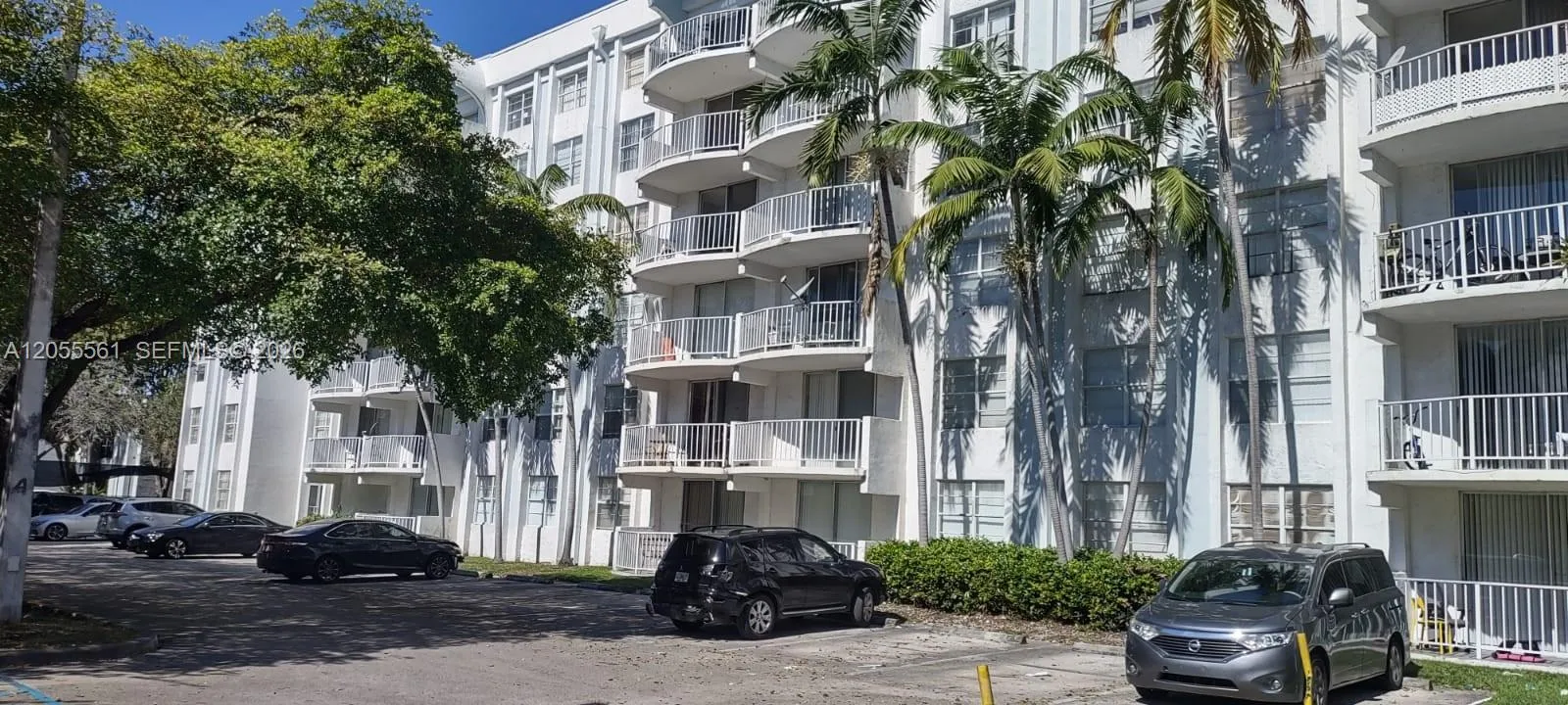 En Renta 498 NW 165th St Road D-405, Miami, FL 33169, Miami, FL 33169