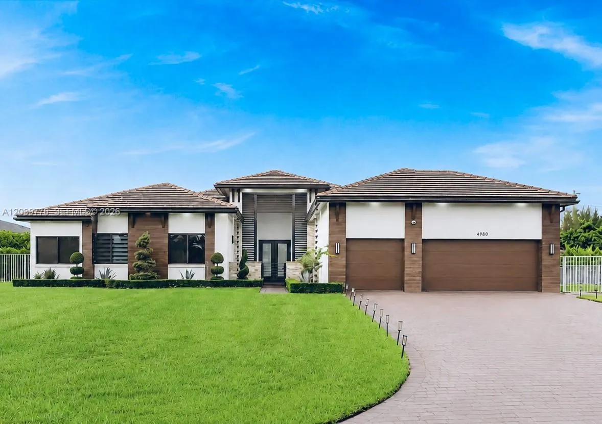 Foto de propiedad en 4980 SW 159th Avenue, Southwest Ranches, FL 33331 Southwest Ranches con MLS# 
