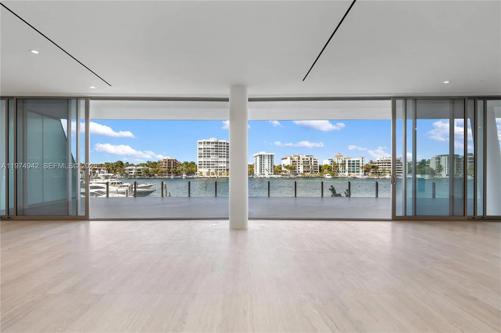 Foto de propiedad en 5 Grove Isle Drive S201, Miami, FL 33133 Miami con MLS# 