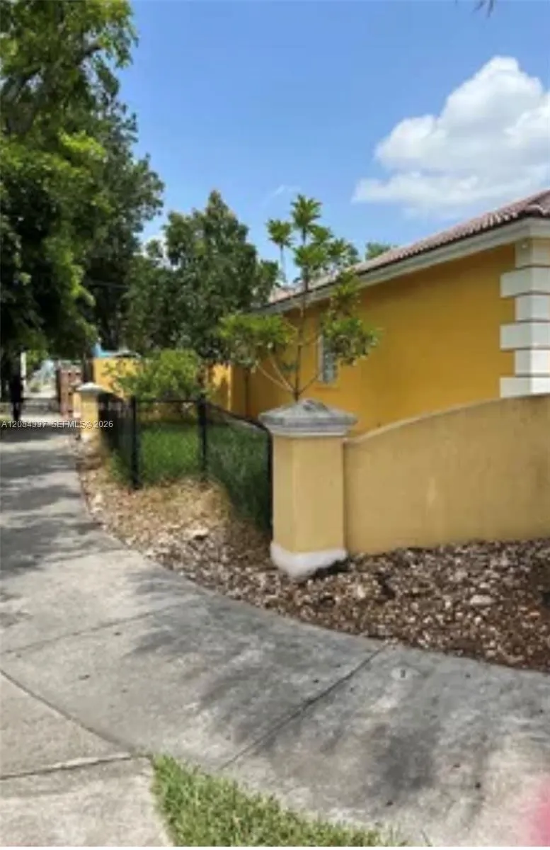Foto de propiedad en 5 SW 15th Avenue, Homestead, FL 33030 Homestead con MLS# 