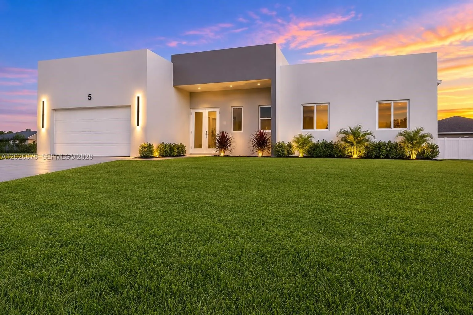 Foto de propiedad en 5 SW 26th Place, Cape Coral, FL 33991 Cape Coral con MLS# 