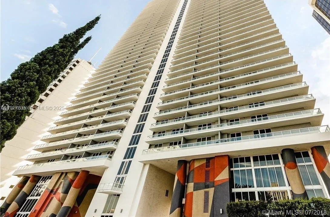 Foto de propiedad en 50 Biscayne Boulevard 1703, Miami, FL 33132 Miami con MLS# 