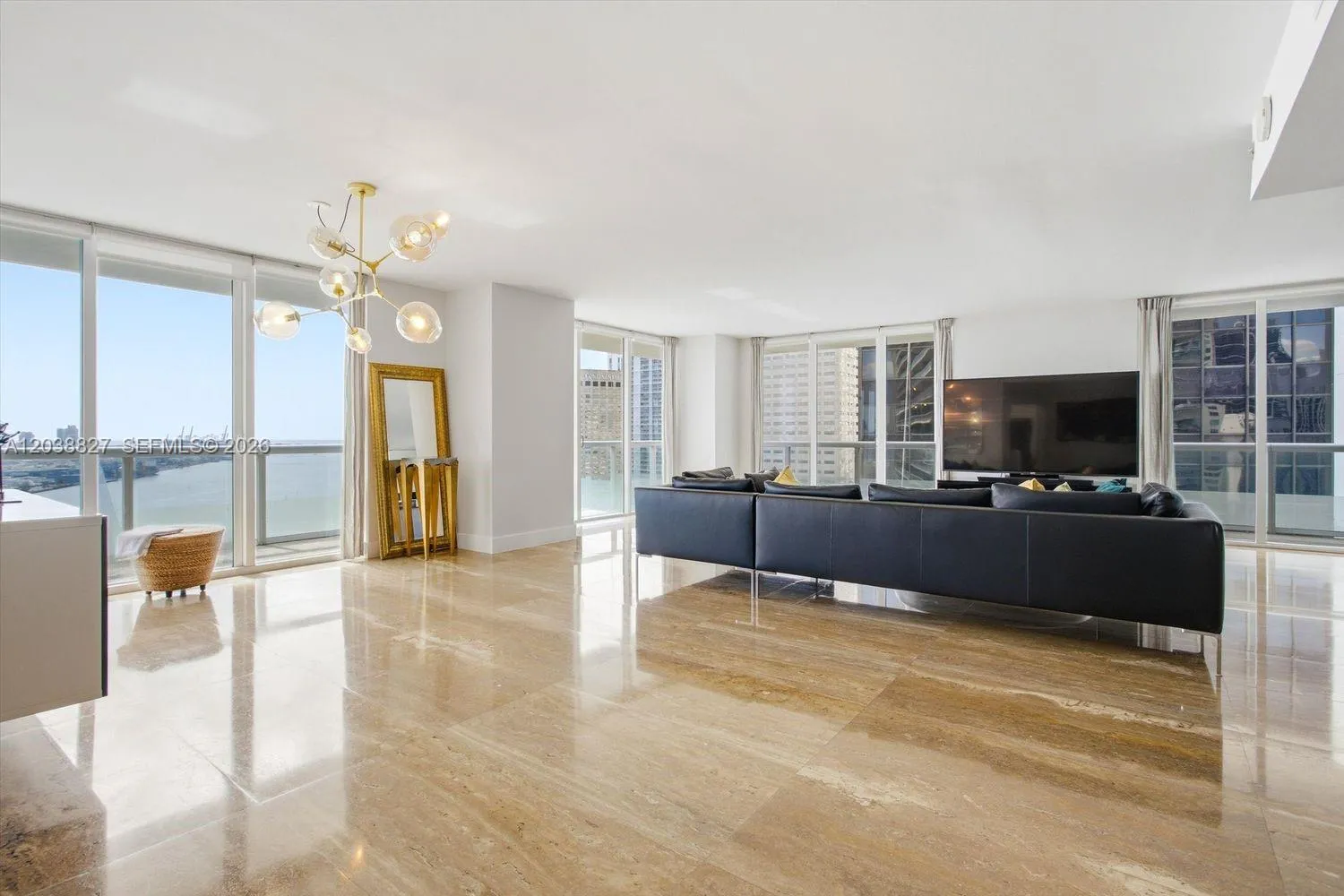 Foto de propiedad en 50 Biscayne Boulevard 2510, Miami, FL 33132 Miami con MLS#
