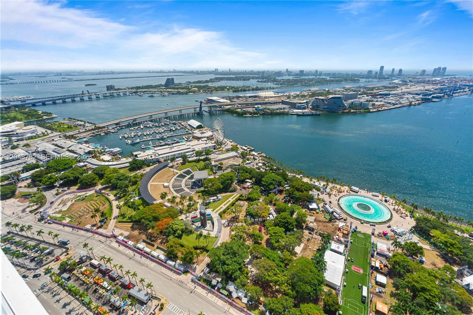 Foto de propiedad en 50 Biscayne Boulevard 5210, Miami, FL 33132 Miami con MLS# 