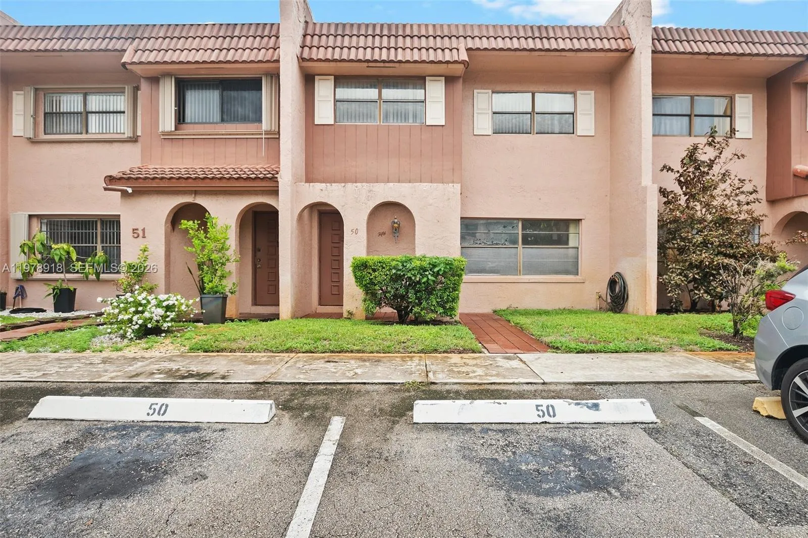 Foto de propiedad en 50 Matador Lane 3-23, Davie, FL 33324 Davie con MLS# 