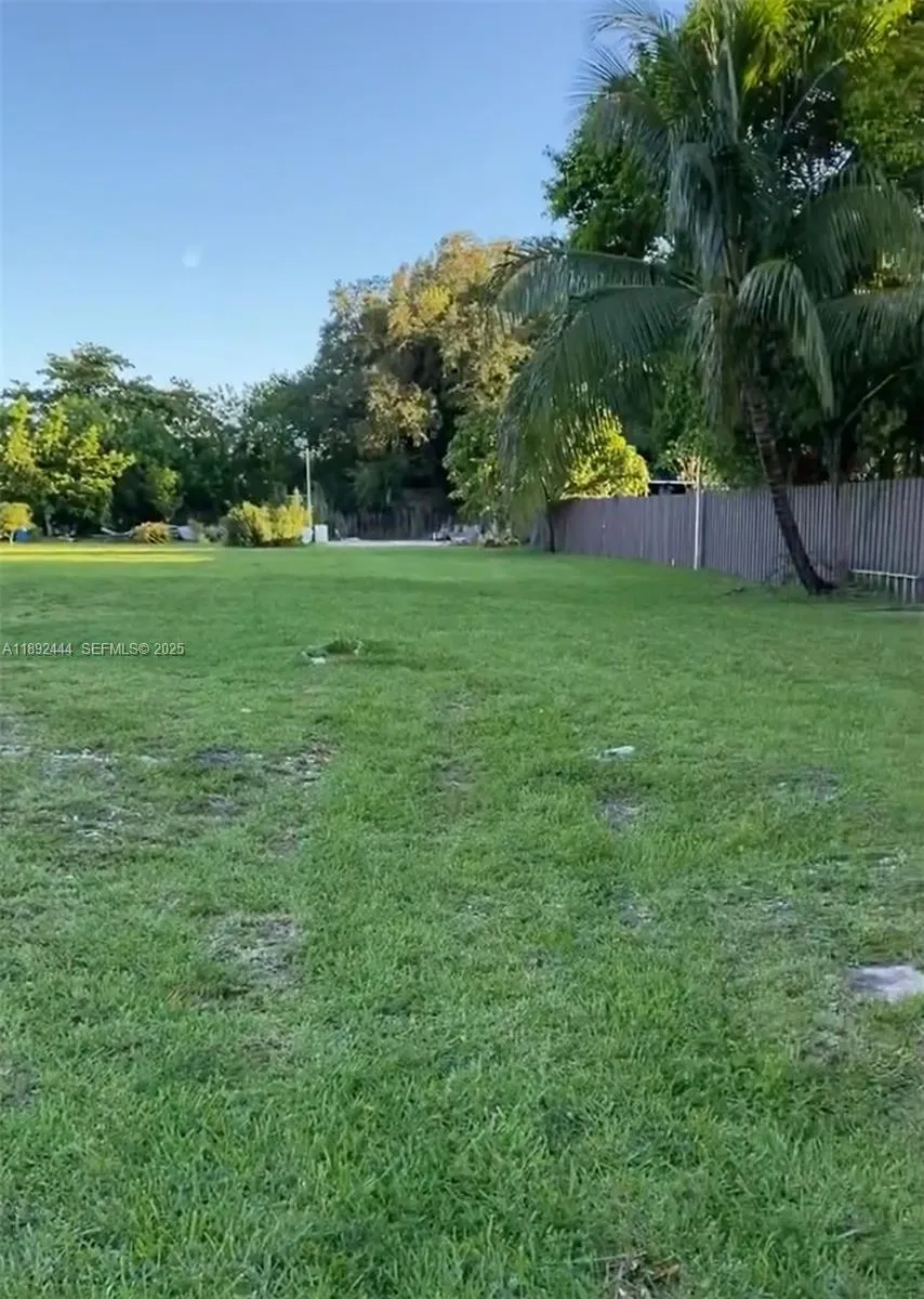 Vendido 50 NW 156th Street, Miami, FL 33169, Miami, FL 33169