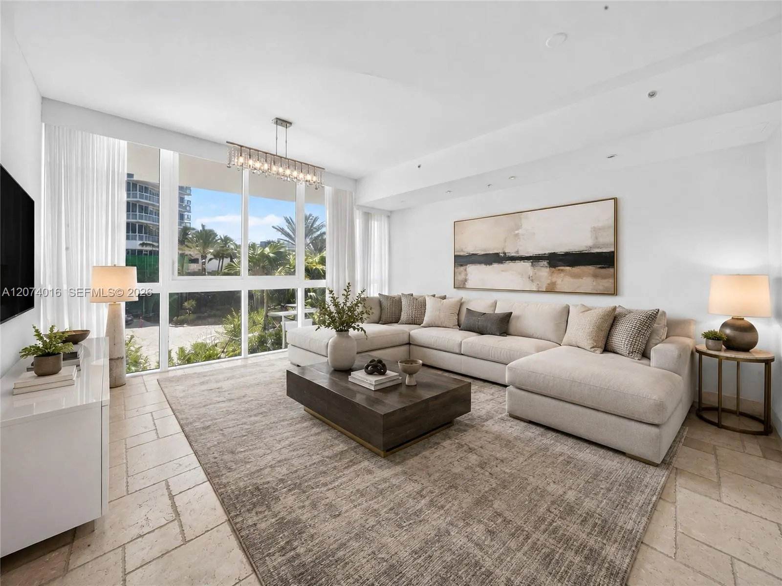 Foto de propiedad en 50 S Pointe Drive 504, Miami Beach, FL 33139 Miami Beach con MLS# 