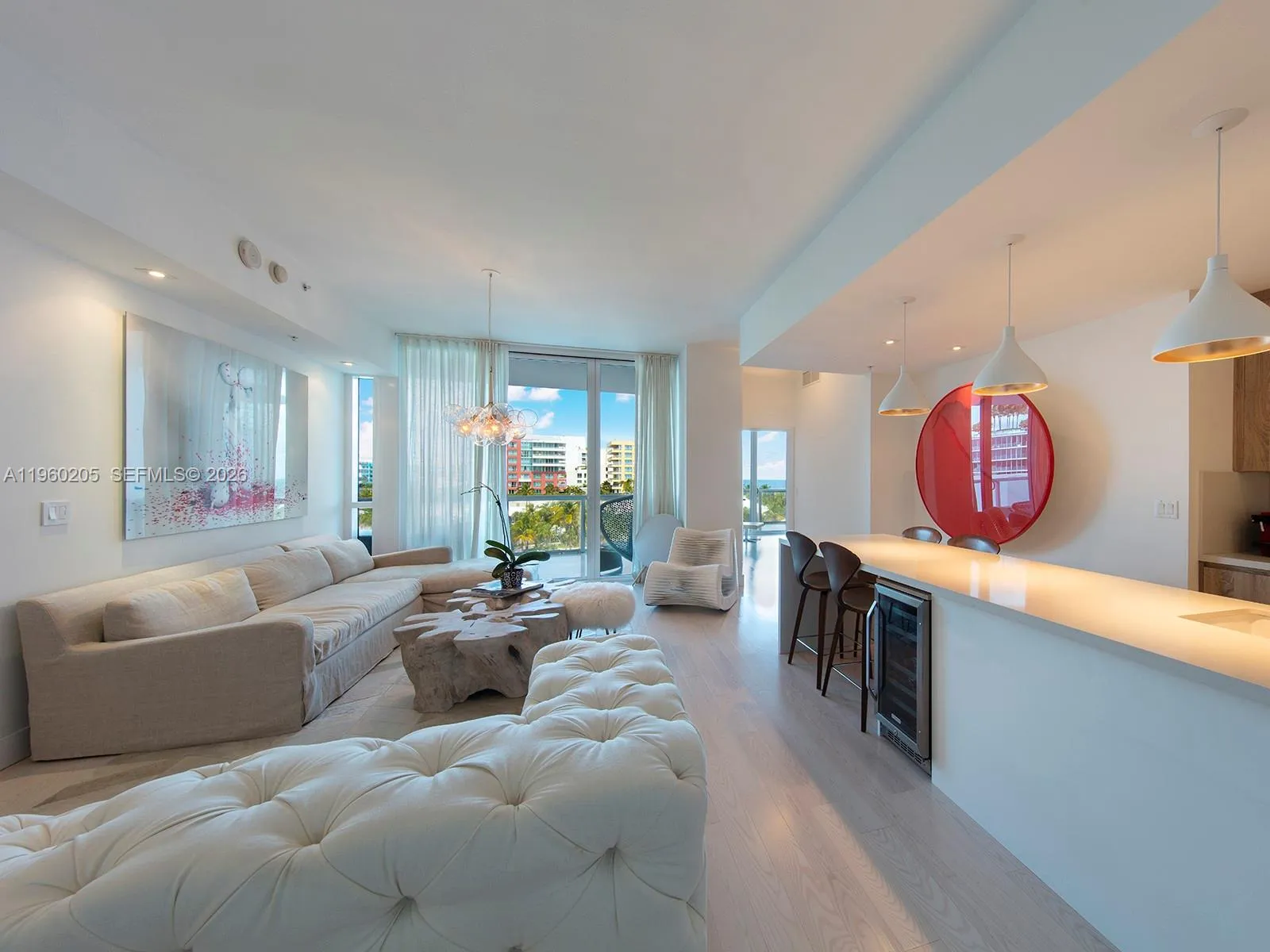 Foto de propiedad en 50 S Pointe Drive 707, Miami Beach, FL 33139 Miami Beach con MLS# 