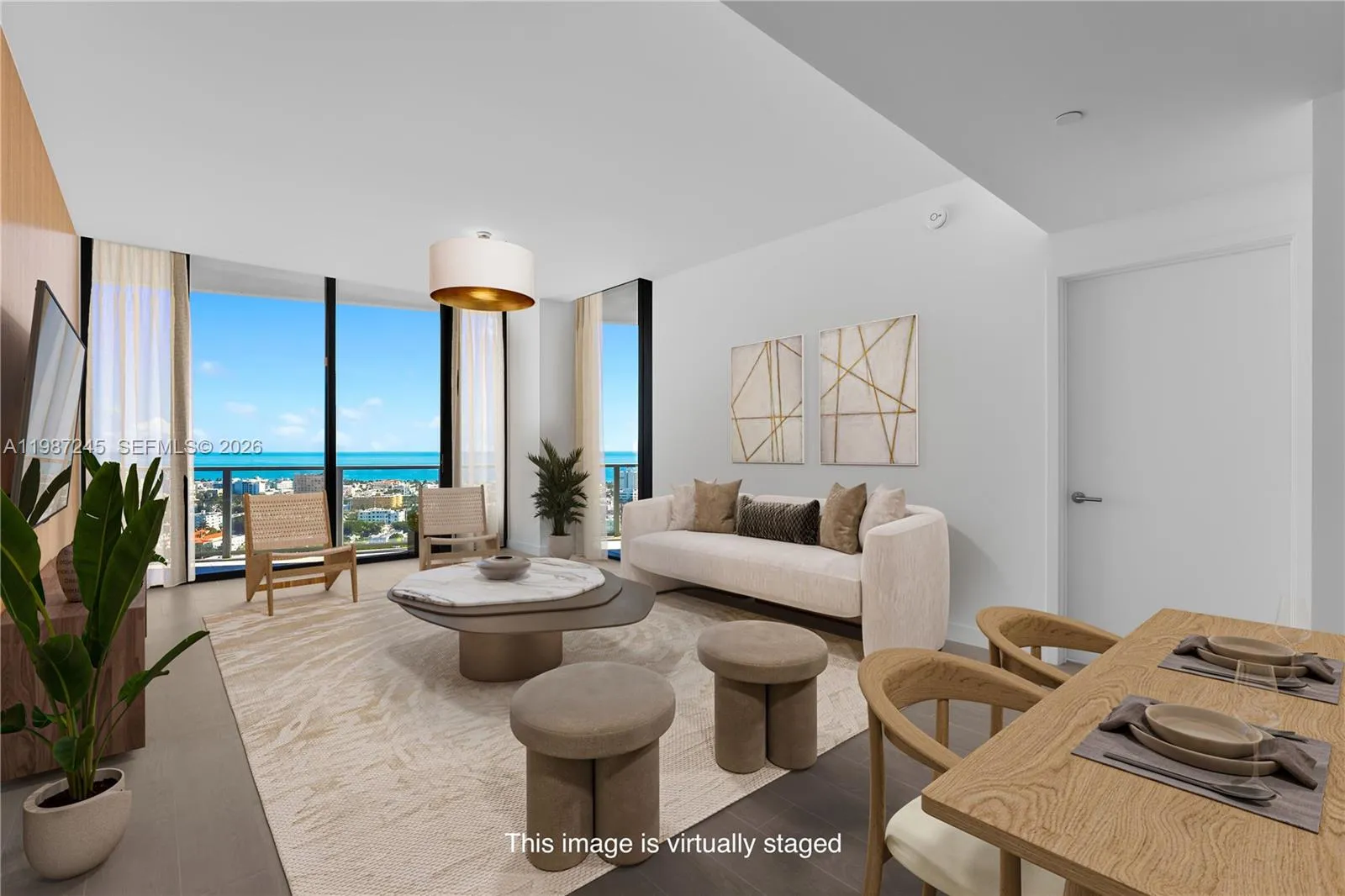 Foto de propiedad en 500 Alton Road 2402, Miami Beach, FL 33139 Miami Beach con MLS# 