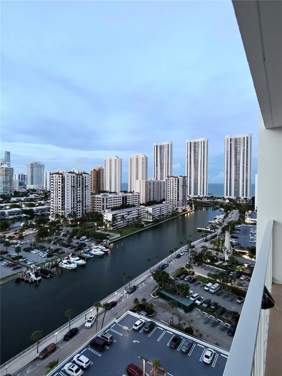 Foto de propiedad en 500 Bayview Drive 1723, Sunny Isles Beach, FL 33160 Sunny Isles Beach con MLS# 