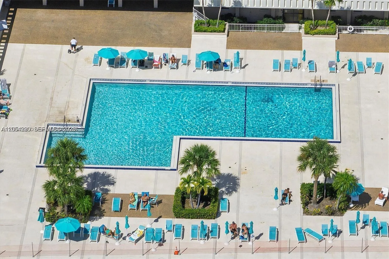 Foto de propiedad en 500 Bayview Drive 232, Sunny Isles Beach, FL 33160 Sunny Isles Beach con MLS# 