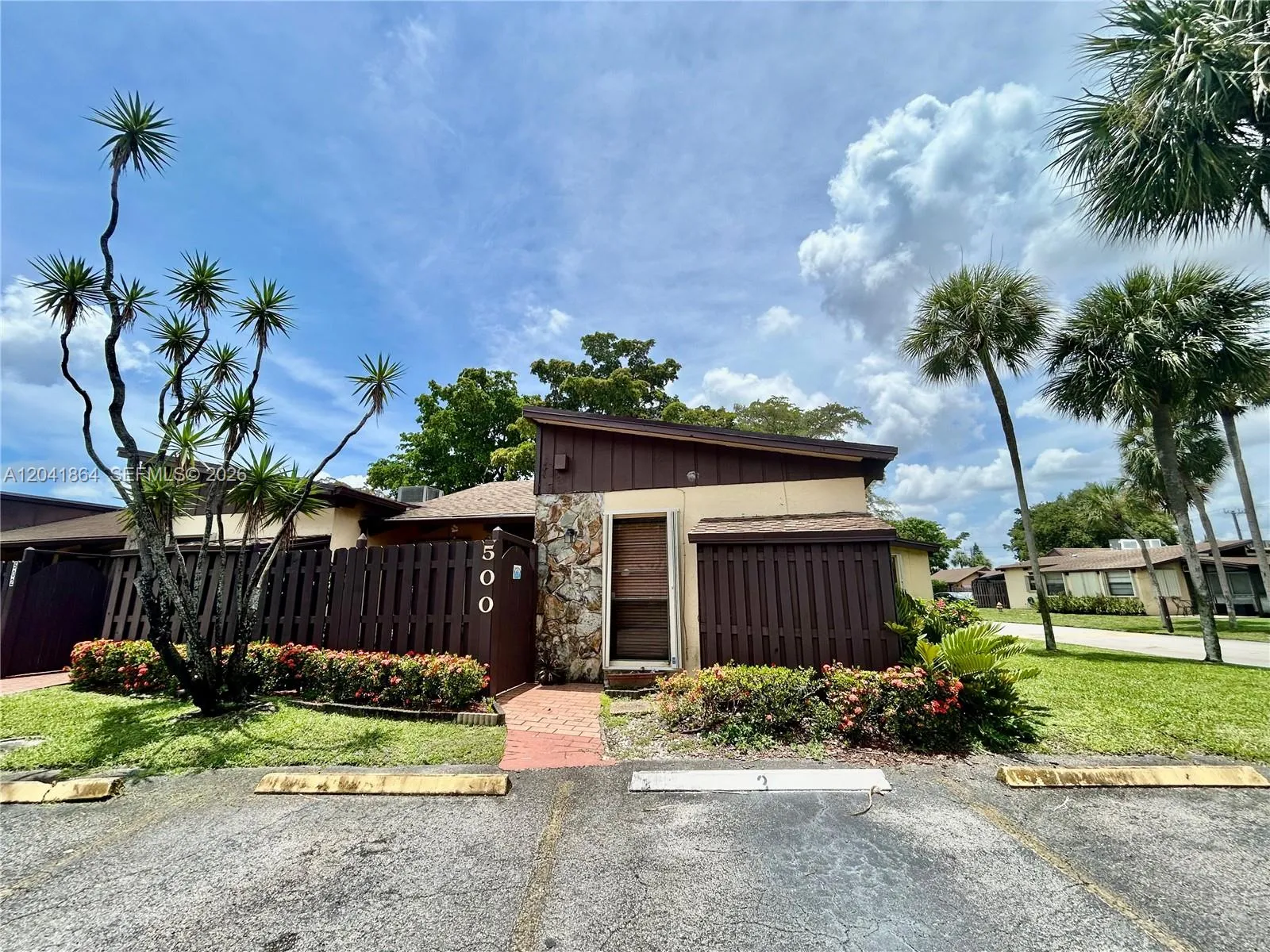 Vendido 500 Briarwood Circle 3-54, Hollywood, FL 33024, Hollywood, FL 33024