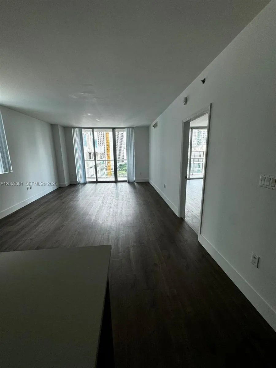 Foto de propiedad en 500 Brickell Avenue 1207, Miami, FL 33131 Miami con MLS# 