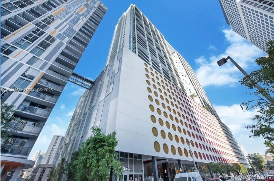 Foto de propiedad en 500 Brickell Avenue 2006, Miami, FL 33131 Miami con MLS# 