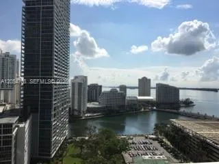 Foto de propiedad en 500 Brickell Avenue 2200, Miami, FL 33131 Miami con MLS# 
